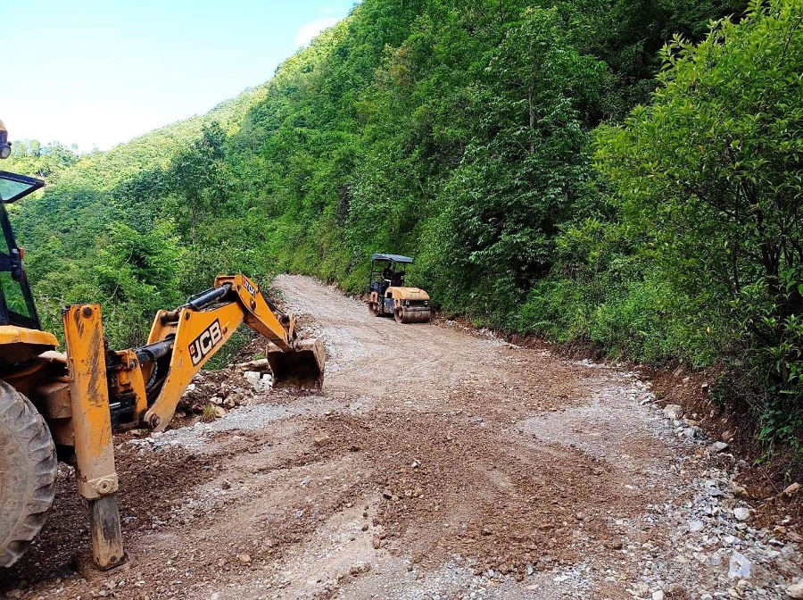 १६ वर्षदेखि स्तरोन्नतिको प्रतीक्षामा बरेङ-शान्तिपुर सडक